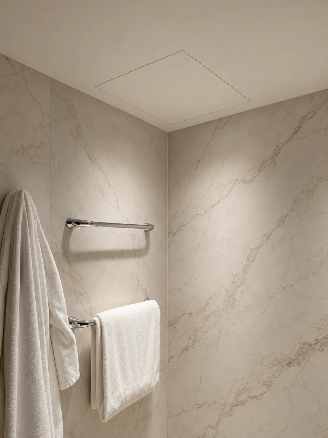 PERMALINE in bagno residenziale di pregio, linea perimetrale costante
