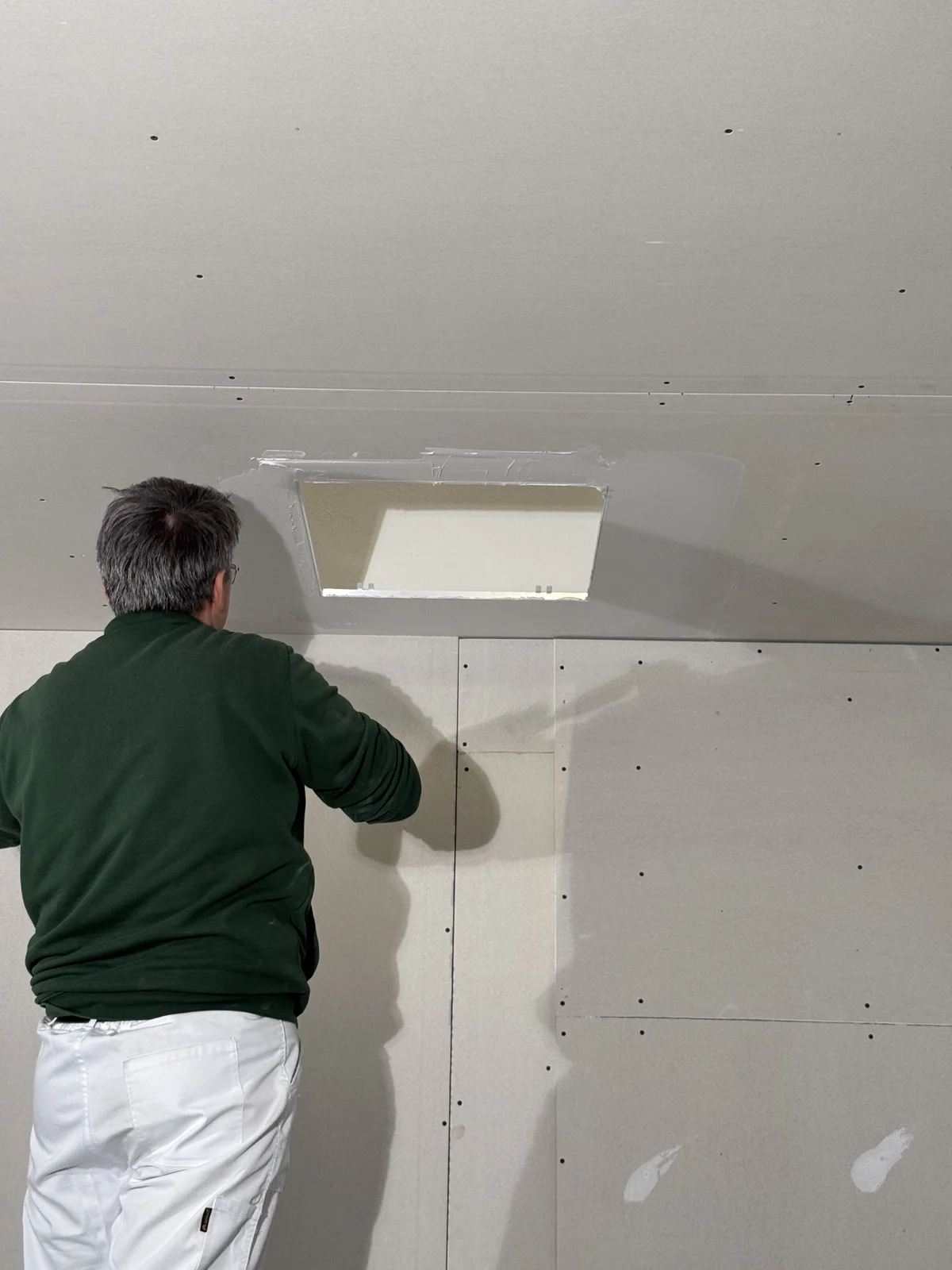 Cantiere chiuso con PERMALINE: posa pulita pronta per il committente